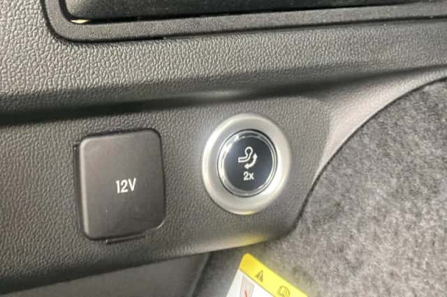 Ford Kuga (2025) thumbnail 32