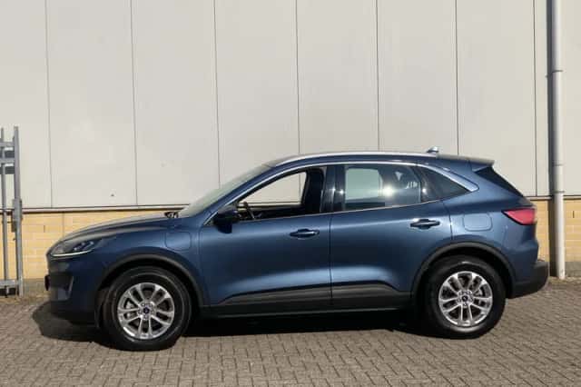 Ford Kuga (2023) thumbnail 5