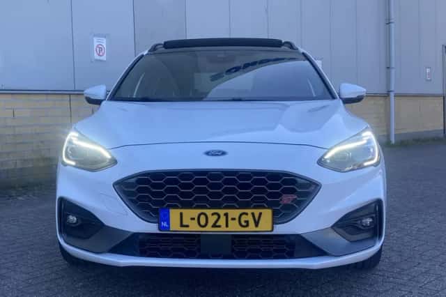 Ford Focus (2020) thumbnail 2