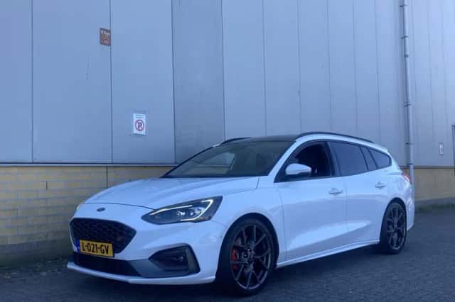 Ford Focus (2020) thumbnail 3