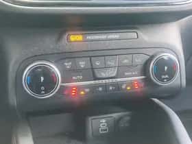 Ford Kuga (2023) thumbnail 14