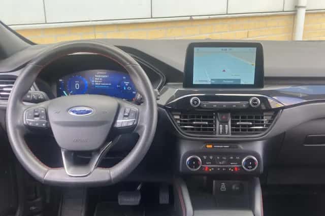 Ford Kuga (2023) thumbnail 11