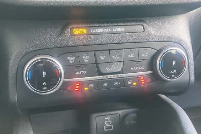 Ford Kuga (2023) thumbnail 14