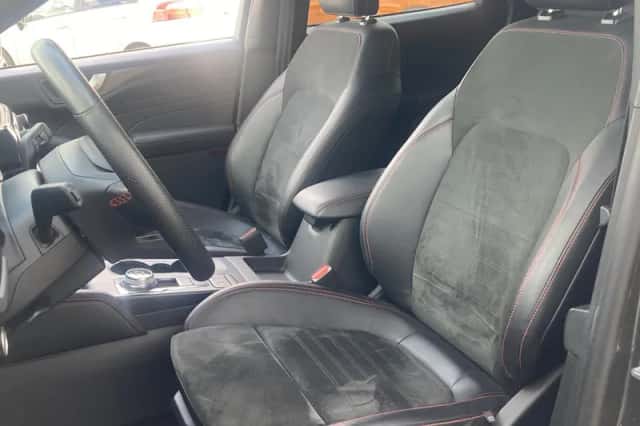 Ford Kuga (2023) thumbnail 9