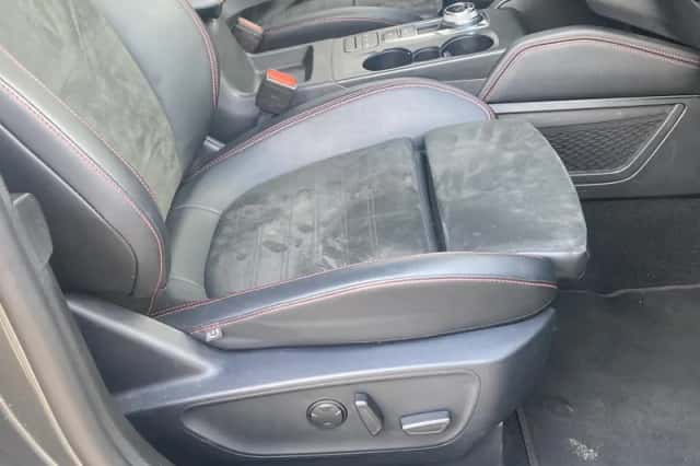 Ford Kuga (2023) thumbnail 10