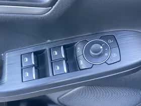 Ford Kuga (2022) thumbnail 23