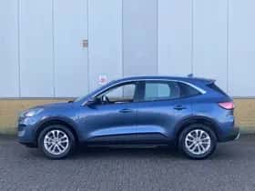 Ford Kuga (2022) thumbnail 4