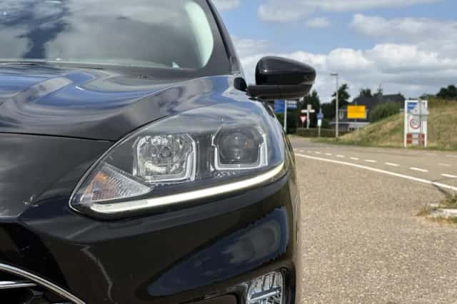 Ford Kuga (2021) thumbnail 2