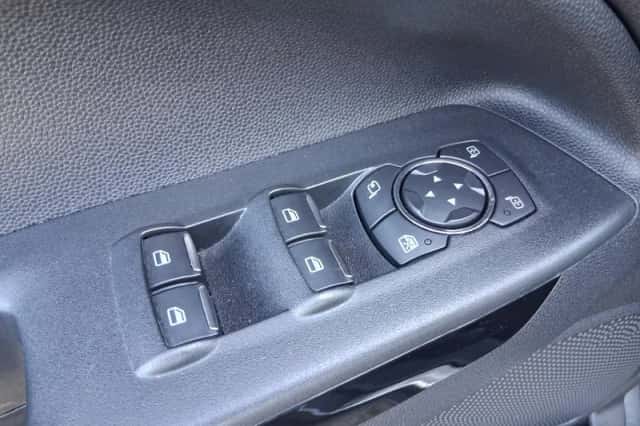 Ford EcoSport (2018) thumbnail 26