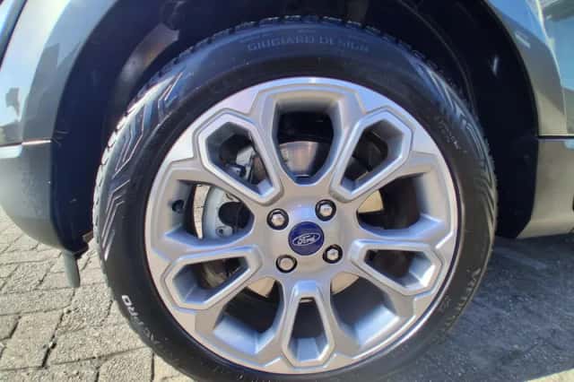 Ford EcoSport (2018) thumbnail 4