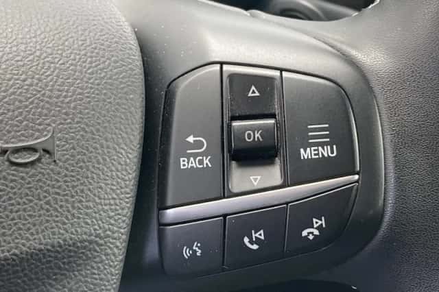 Ford Kuga (2022) thumbnail 17