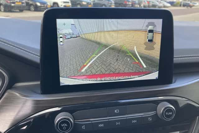 Ford Kuga (2022) thumbnail 21