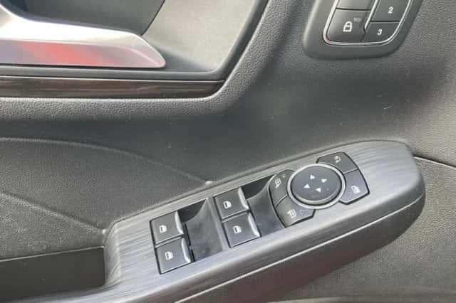 Ford Kuga (2022) thumbnail 10