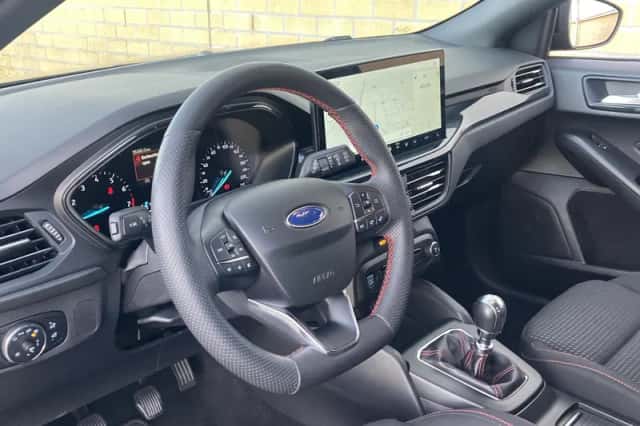 Ford Focus (2023) thumbnail 12