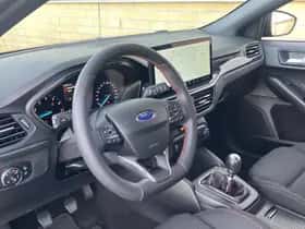Ford Focus (2023) thumbnail 12