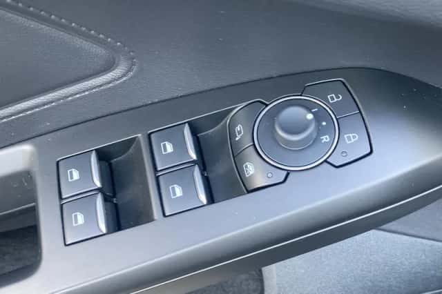 Ford Focus (2023) thumbnail 16