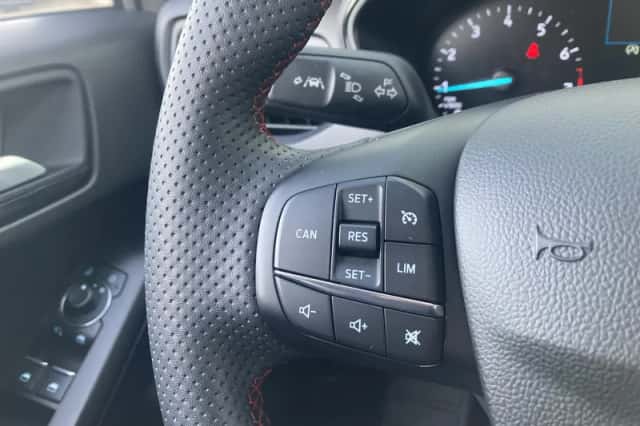 Ford Focus (2023) thumbnail 18