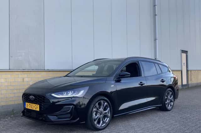 Ford Focus (2023) thumbnail 3