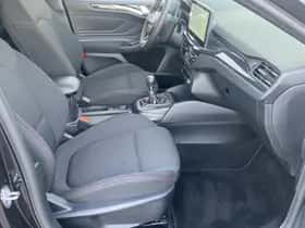 Ford Focus (2023) thumbnail 25