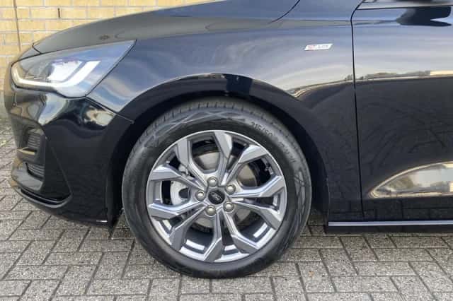 Ford Focus (2023) thumbnail 5