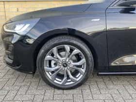 Ford Focus (2023) thumbnail 5
