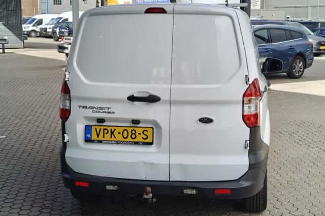 Ford Transit Courier (2022) thumbnail 11