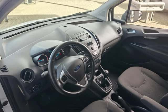 Ford Transit Courier (2022) thumbnail 15