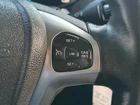 Ford Transit Courier (2022) thumbnail 19