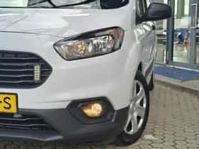 Ford Transit Courier (2022) thumbnail 4