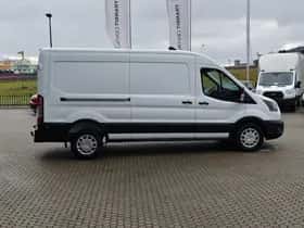Ford Transit (2024) thumbnail 3