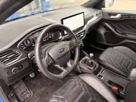 Ford Focus (2022) thumbnail 12