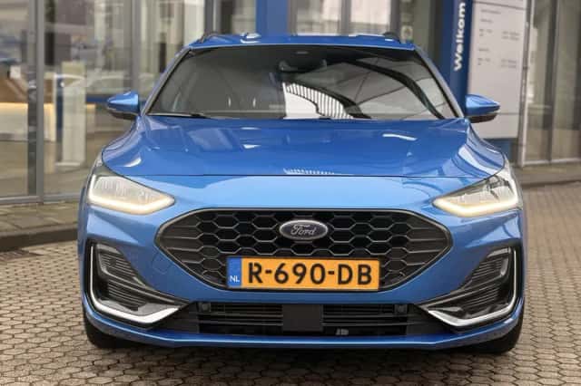Ford Focus (2022) thumbnail 3