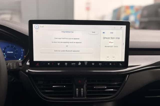 Ford Focus (2022) thumbnail 25