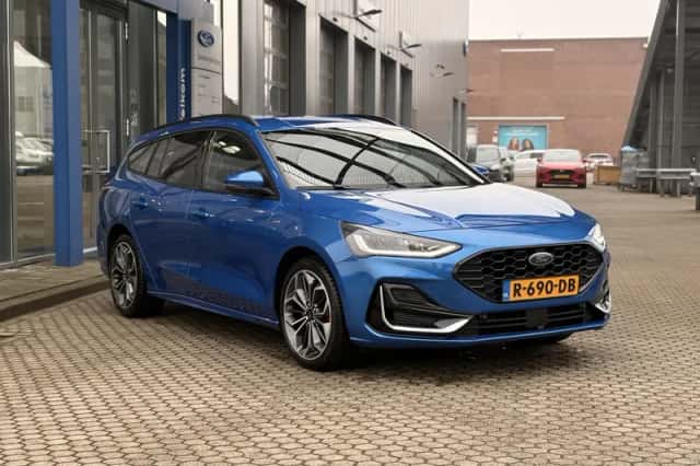 Ford Focus (2022) thumbnail 4