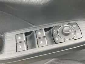 Ford Kuga (2023) thumbnail 13