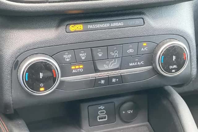 Ford Kuga (2023) thumbnail 17