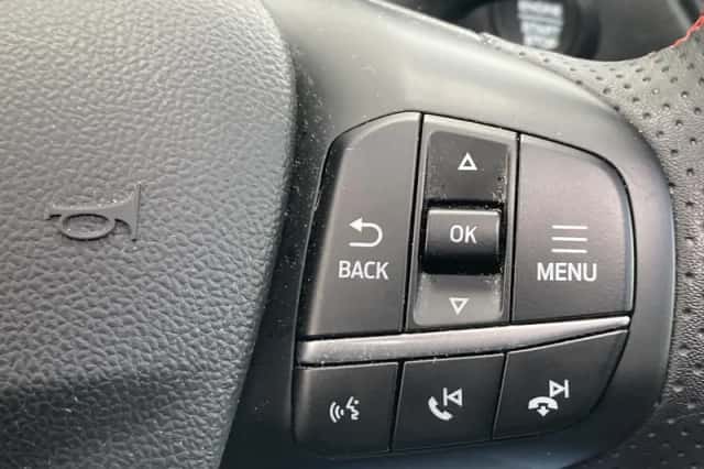 Ford Kuga (2023) thumbnail 18