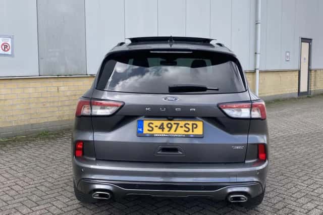 Ford Kuga (2023) thumbnail 4