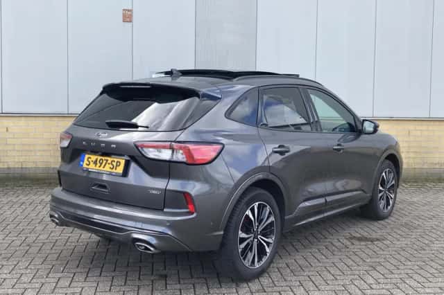 Ford Kuga (2023) thumbnail 5