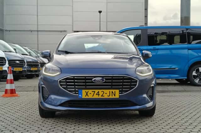 Ford Fiesta (2023) thumbnail 3