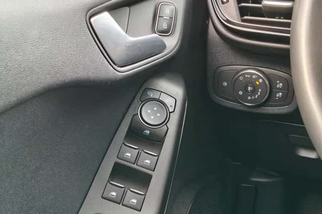 Ford Fiesta (2023) thumbnail 21