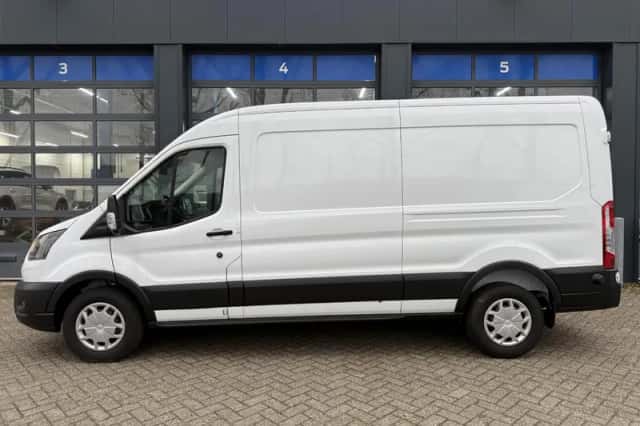 Ford Transit (2024) thumbnail 2