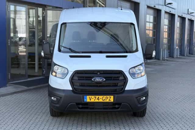 Ford Transit (2024) thumbnail 3