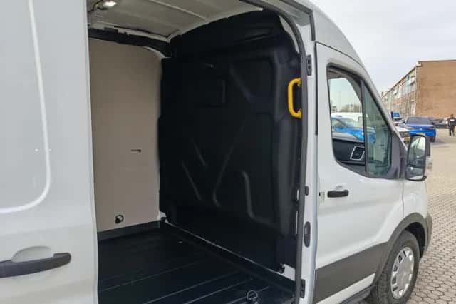 Ford Transit (2024) thumbnail 11