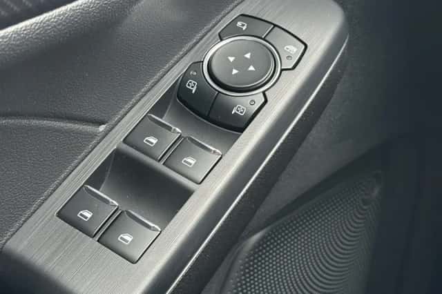 Ford Kuga (2025) thumbnail 26