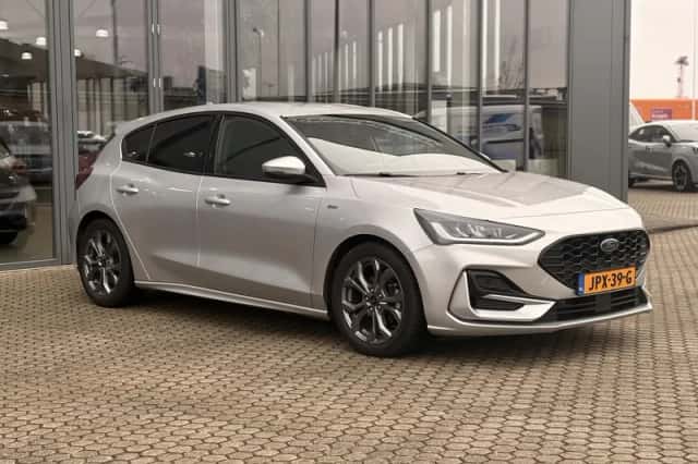 Ford Focus (2023) thumbnail 4