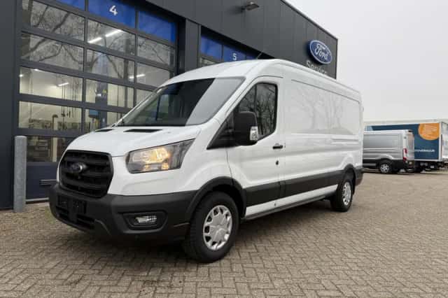 Ford Transit (2024) thumbnail 2