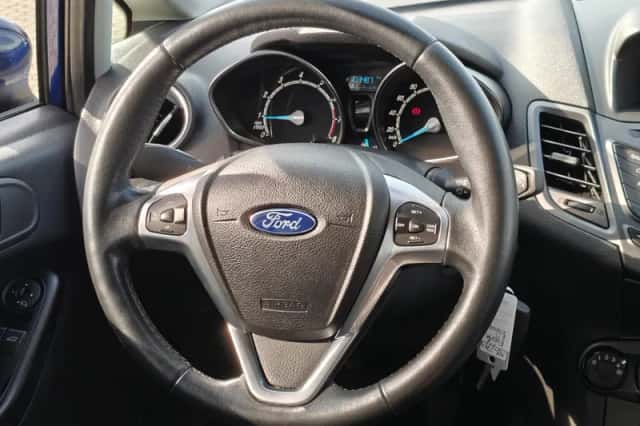 Ford Fiesta (2016) thumbnail 12