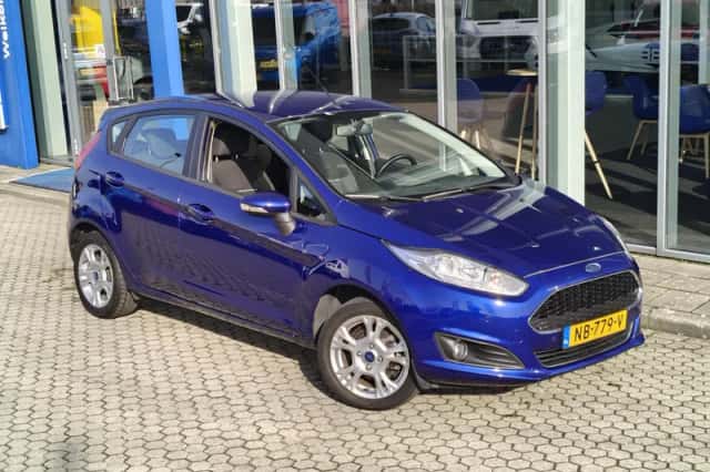 Ford Fiesta (2016) thumbnail 4