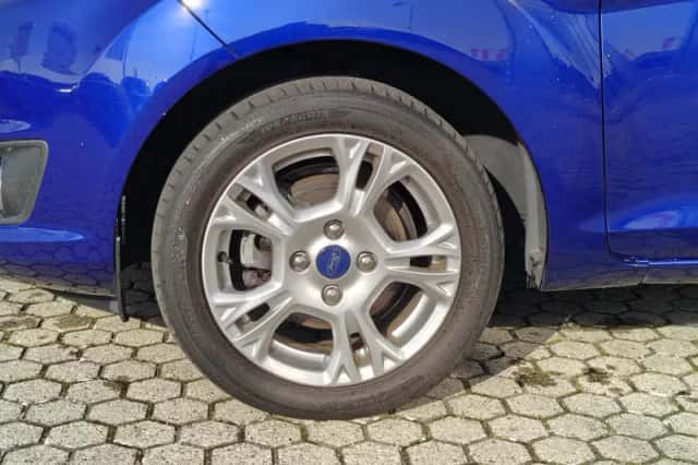 Ford Fiesta (2016) thumbnail 10